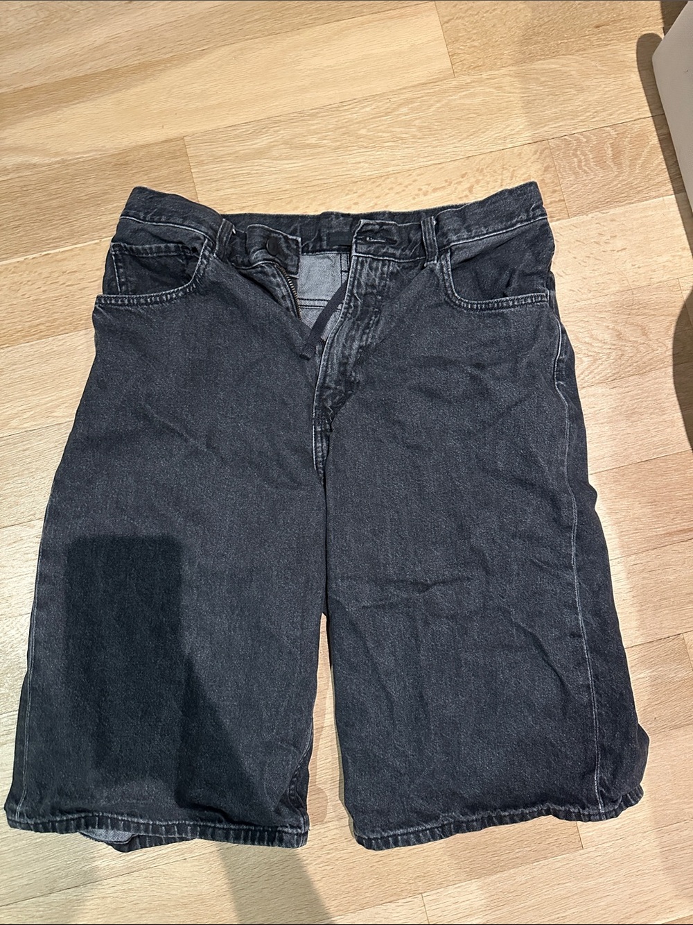Uniqlo Men's Black Denim jorts
